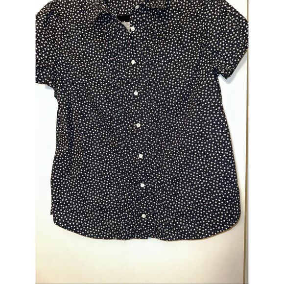 L.L. Bean Medium Short Sleeve Collared Button Down Shirt Navy White Star Pattern - Picture 2 of 10